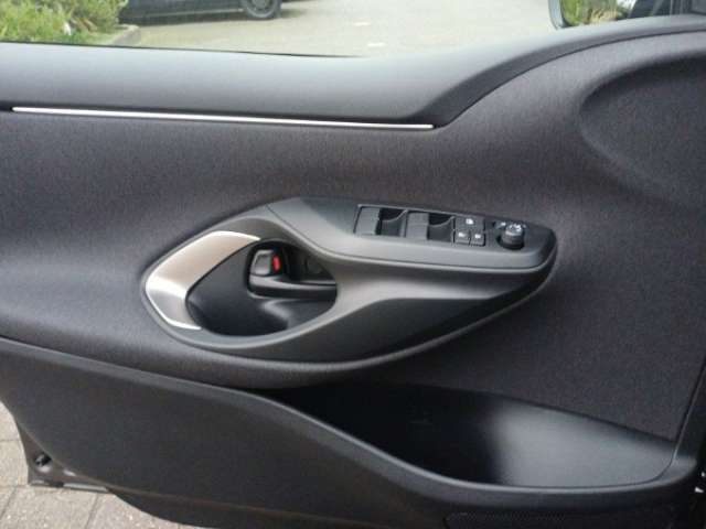 Fahrzeugbild eines Mazda Mazda2 Hybrid
