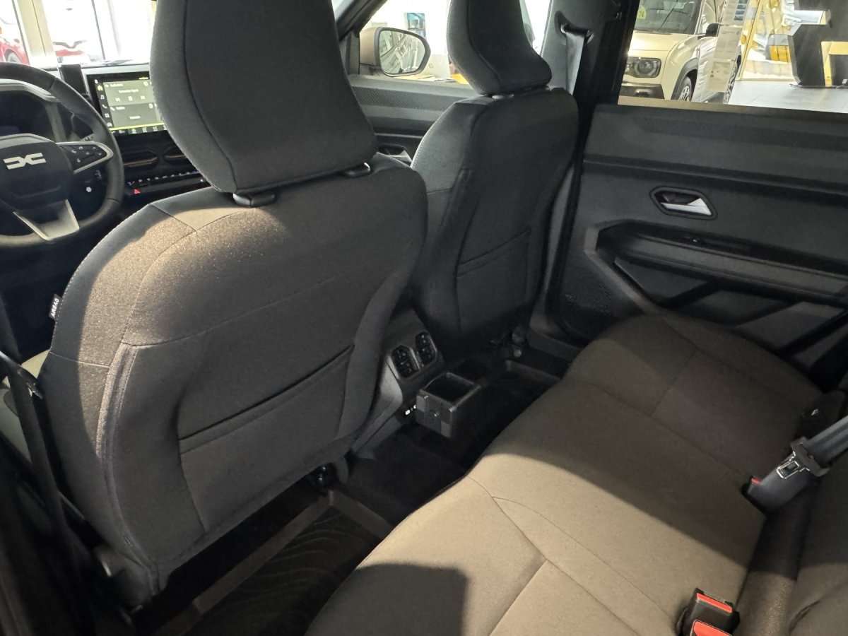 Fahrzeugbild eines Dacia Bigster