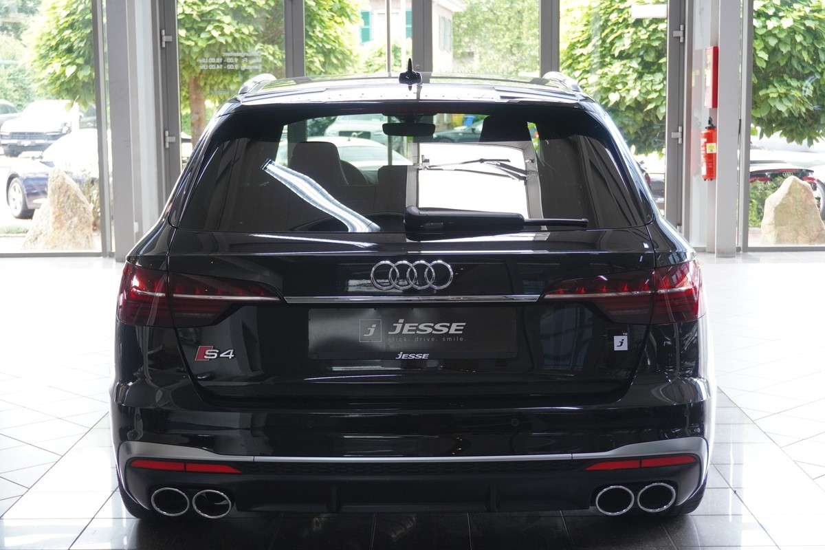 Fahrzeugbild eines Audi S4