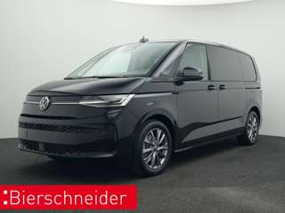 Schräge Frontansicht auf einen Volkswagen Multivan , freigestellt