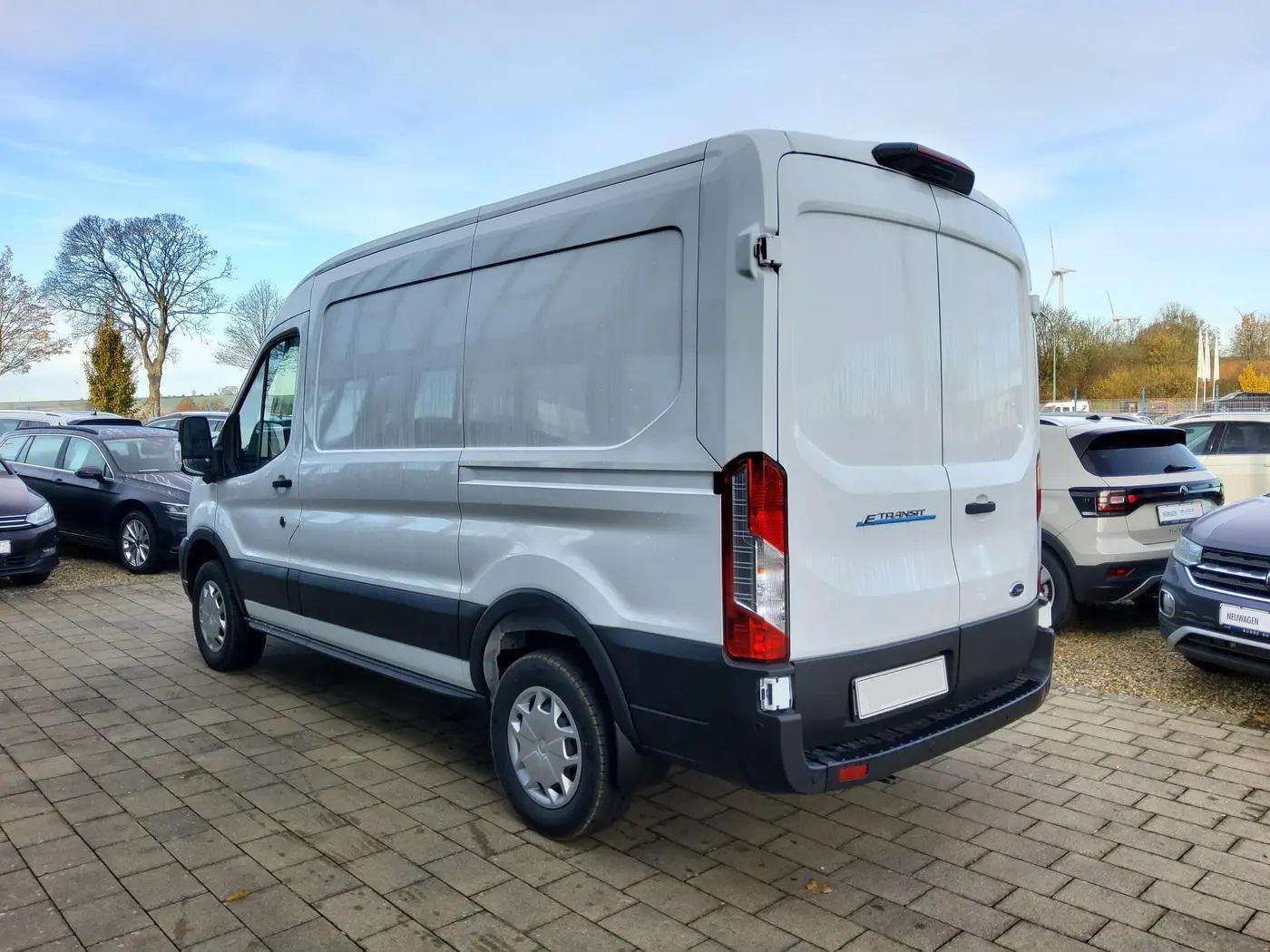 Fahrzeugbild eines Ford Transit