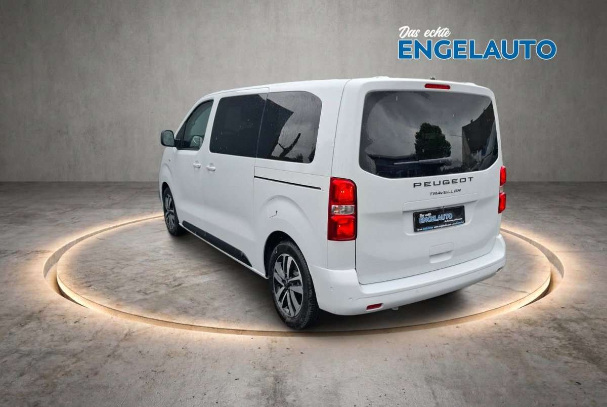 Fahrzeugbild eines Peugeot Traveller