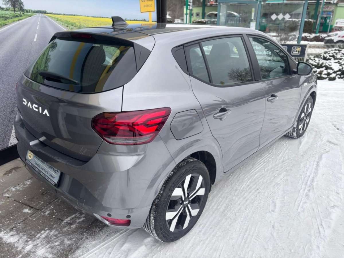 Fahrzeugbild eines Dacia Sandero