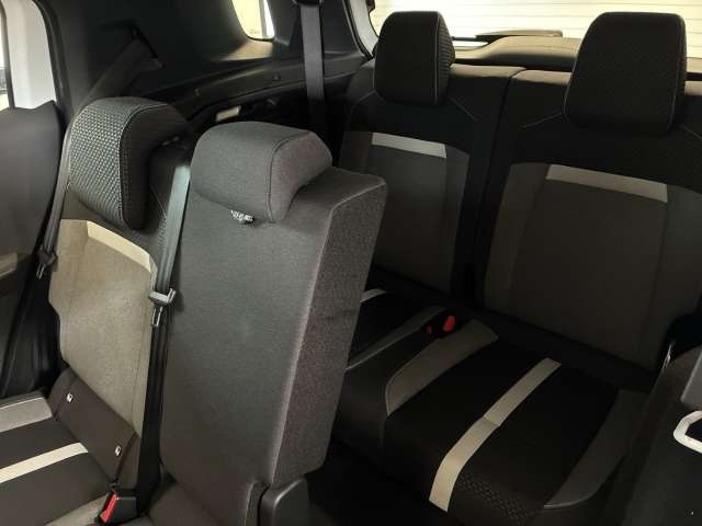 Fahrzeugbild eines Opel Frontera
