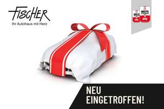 Schräge Frontansicht auf einen Renault Symbioz , freigestellt