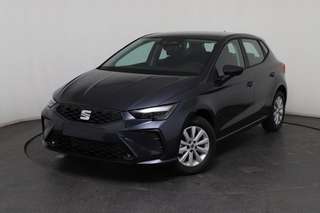 Schräge Frontansicht auf einen SEAT Ibiza , freigestellt