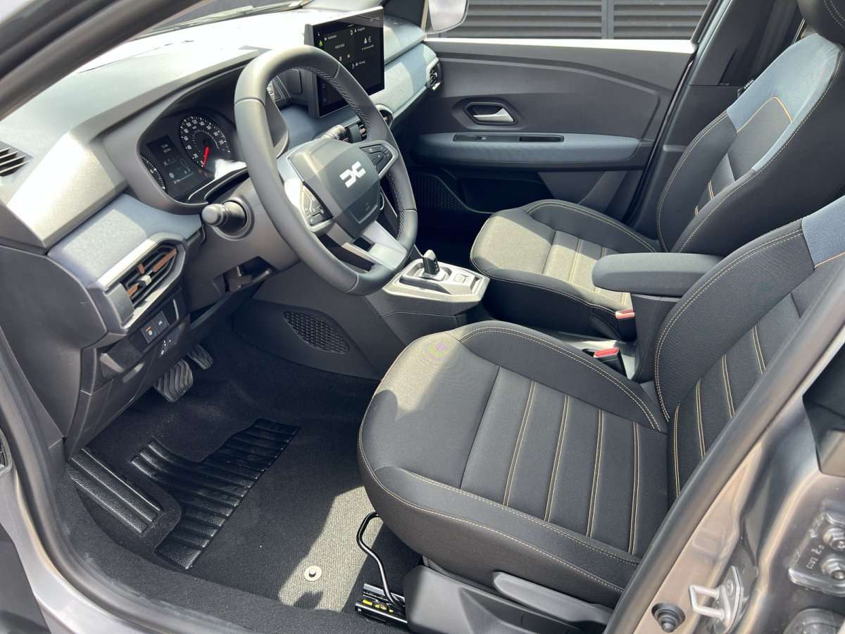 Fahrzeugbild eines Dacia Sandero