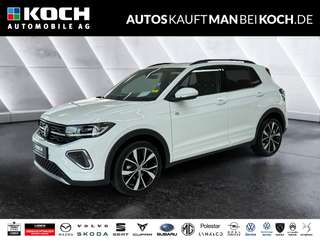 Schräge Frontansicht auf einen Volkswagen T-Cross , freigestellt