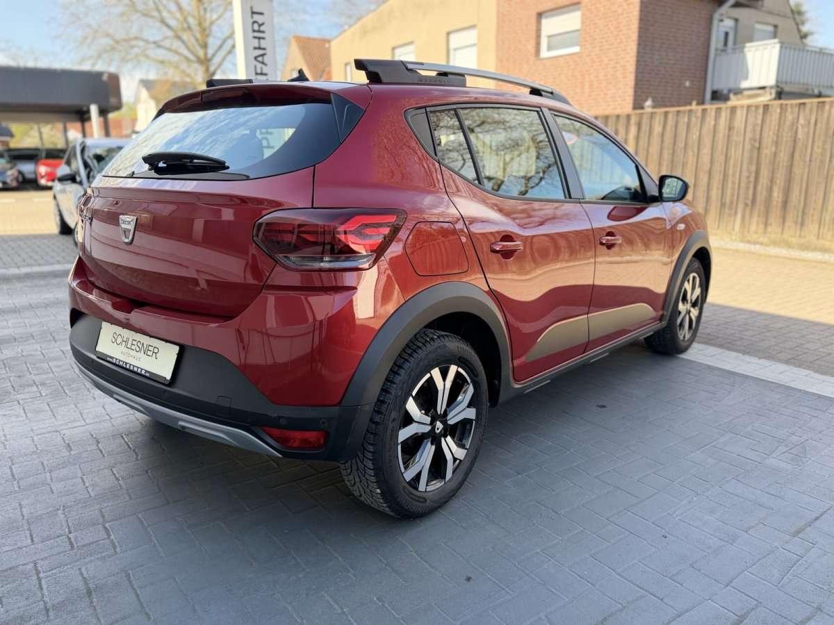 Fahrzeugbild eines Dacia Sandero