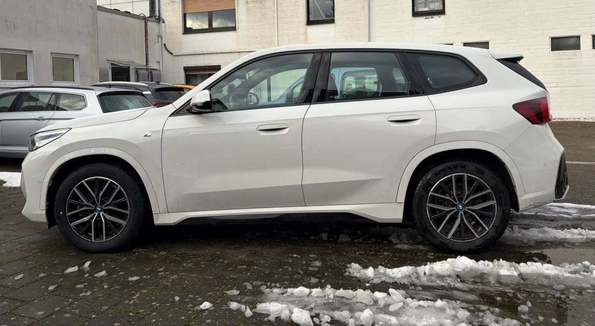 Fahrzeugbild eines BMW iX1