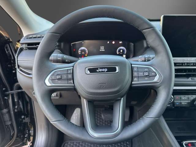 Fahrzeugbild eines Jeep Compass