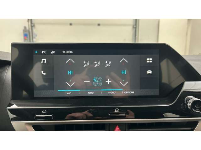 Fahrzeugbild eines Citroën ë-C4