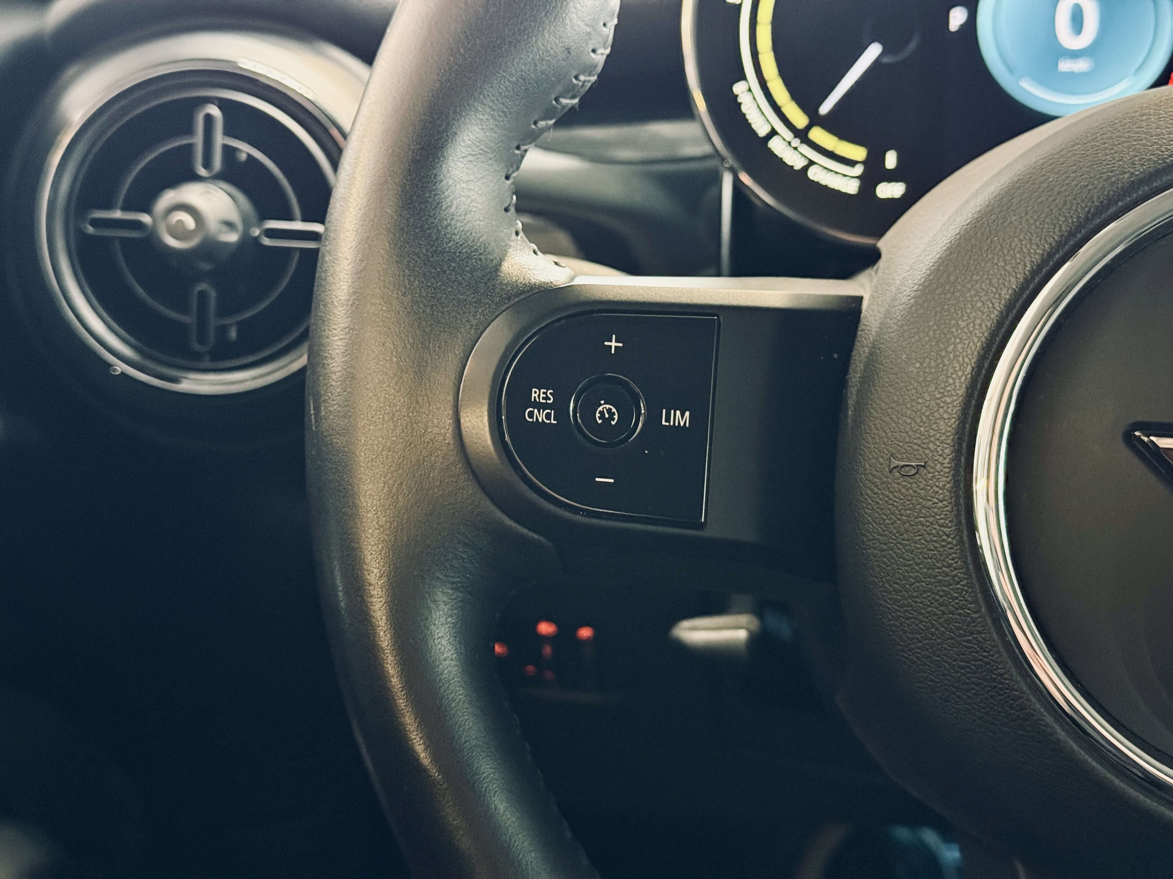 Fahrzeugbild eines MINI COOPER