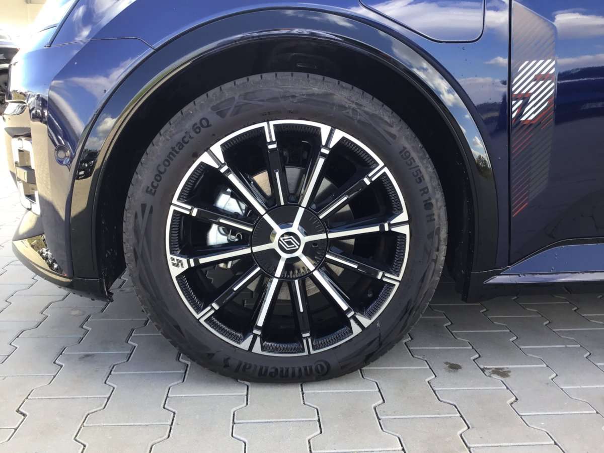 Fahrzeugbild eines Renault 5 E-TECH