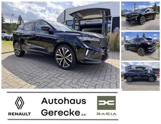 Schräge Frontansicht auf einen Renault Austral , freigestellt