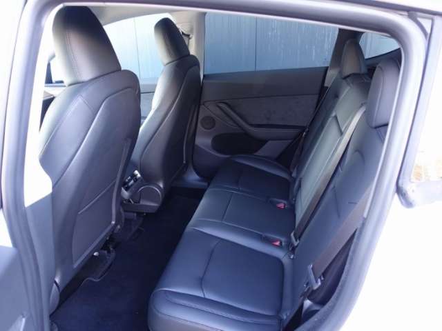 Fahrzeugbild eines TESLA Model Y