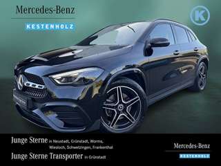 Schräge Frontansicht auf einen Mercedes-Benz GLA , freigestellt