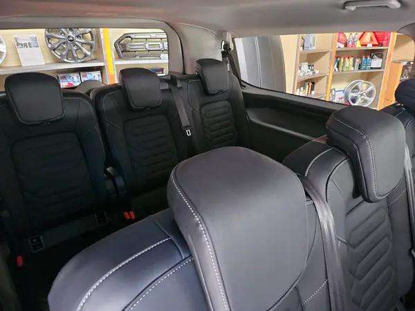 Fahrzeugbild eines Ford Tourneo Custom