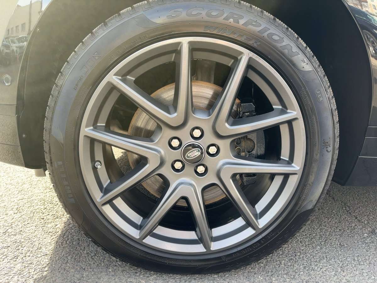 Fahrzeugbild eines Land Rover Range Rover Velar