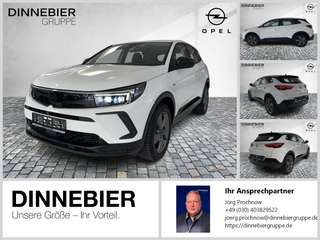 Schräge Frontansicht auf einen Opel Grandland X , freigestellt