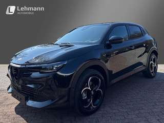 Schräge Frontansicht auf einen Alfa Romeo Junior , freigestellt