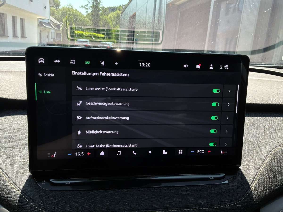 Fahrzeugbild eines Skoda ELROQ