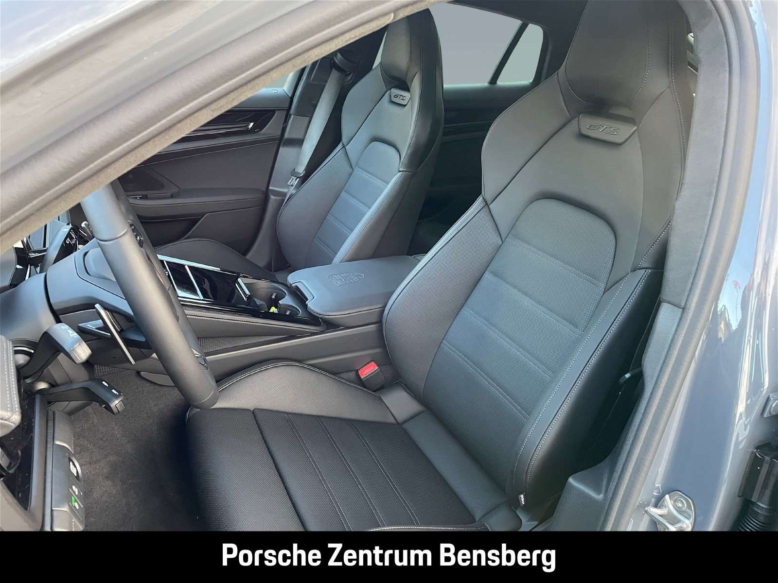 Fahrzeugbild eines Porsche Panamera