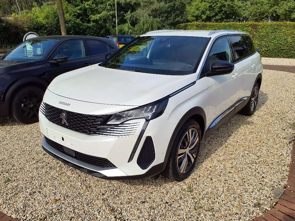 Fahrzeugbild eines Peugeot 5008