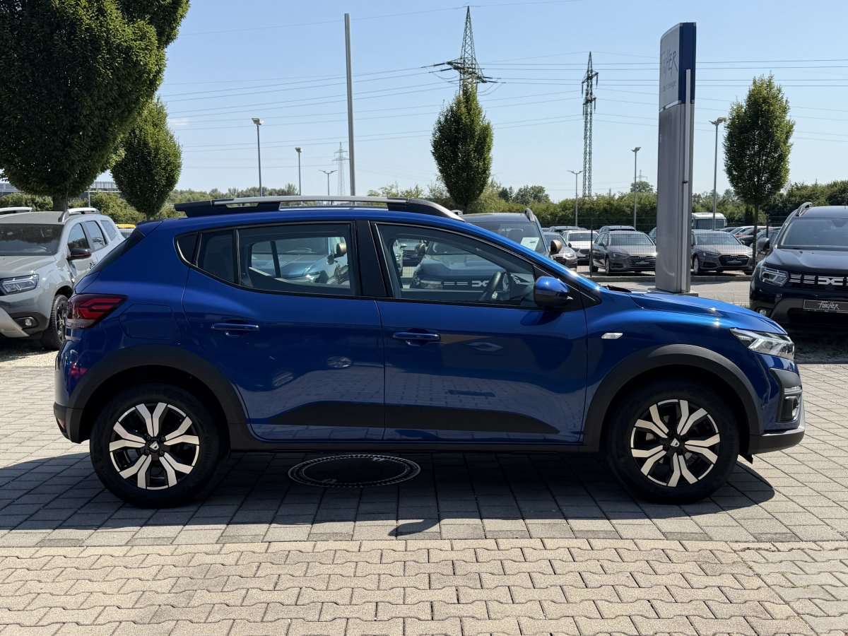 Fahrzeugbild eines Dacia Sandero