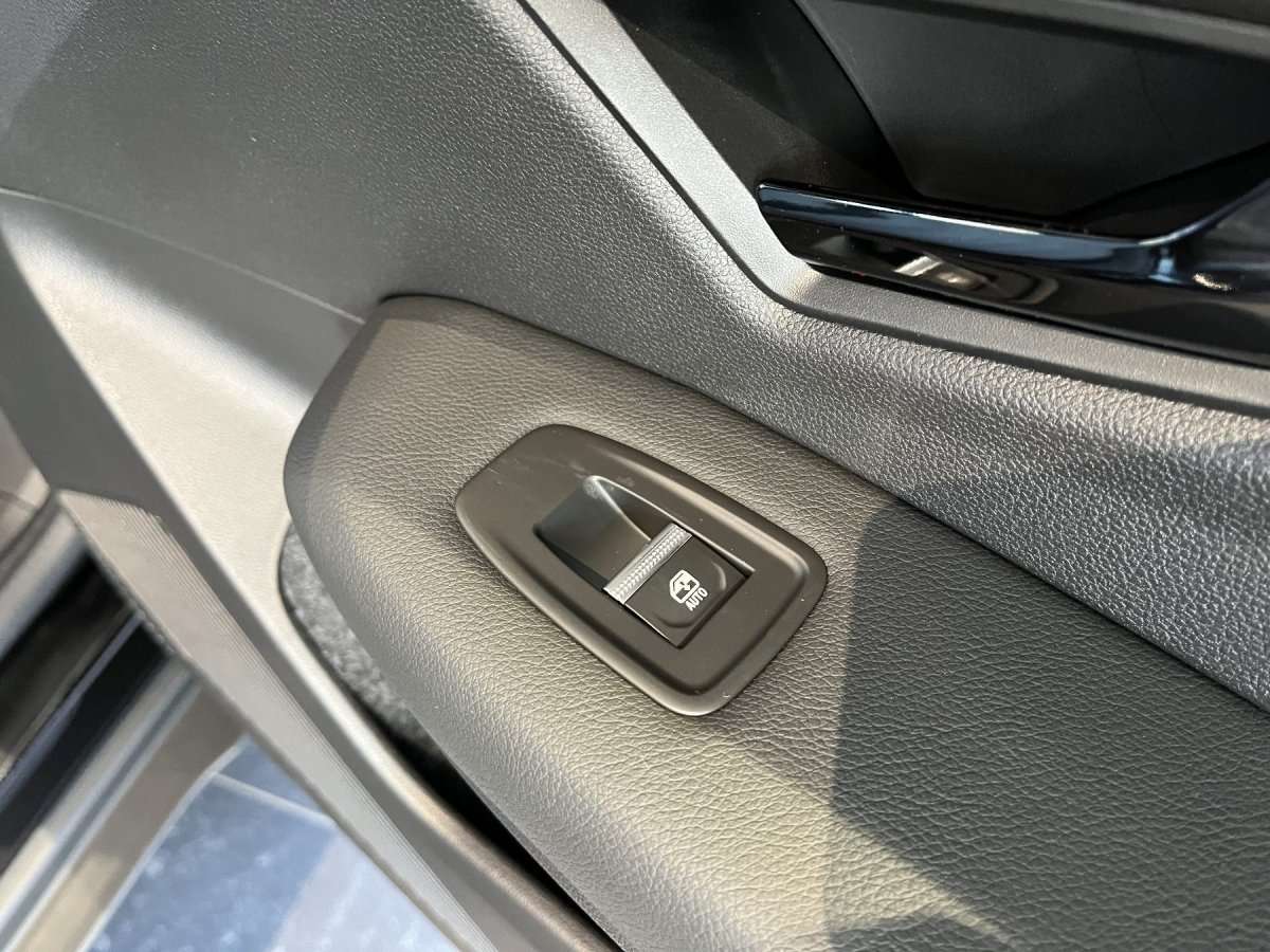 Fahrzeugbild eines Renault Scenic E-TECH