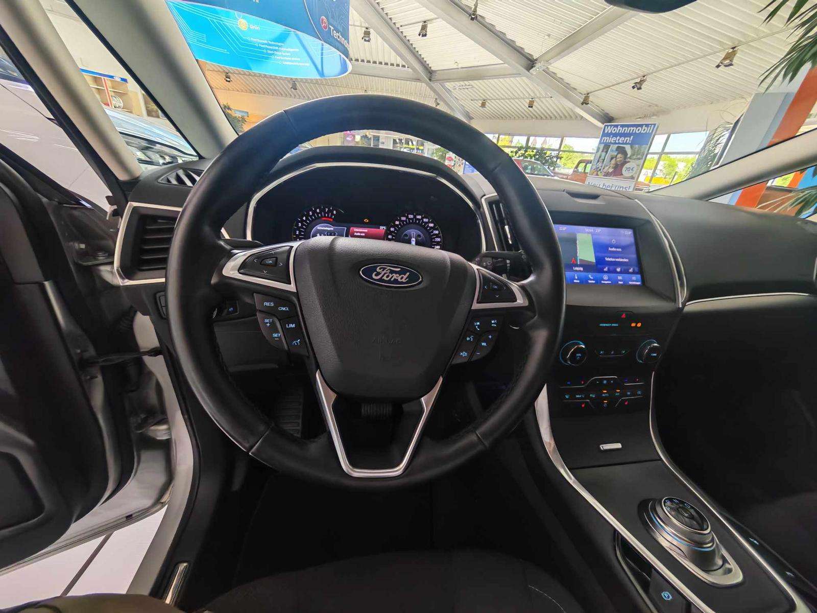 Fahrzeugbild eines Ford S-MAX