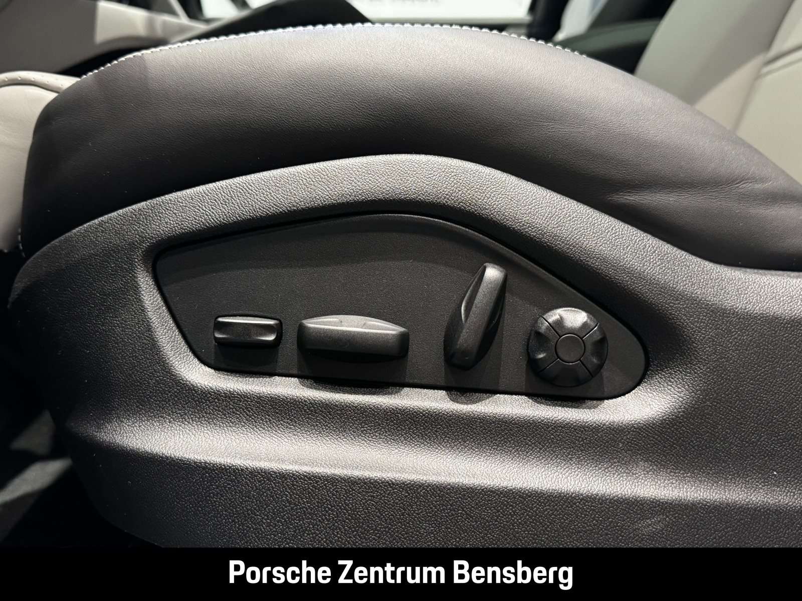 Fahrzeugbild eines Porsche Cayenne