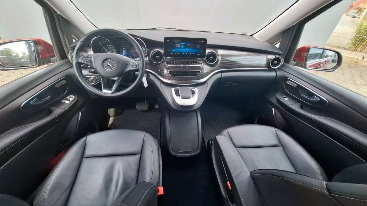 Fahrzeugbild eines Mercedes-Benz EQV