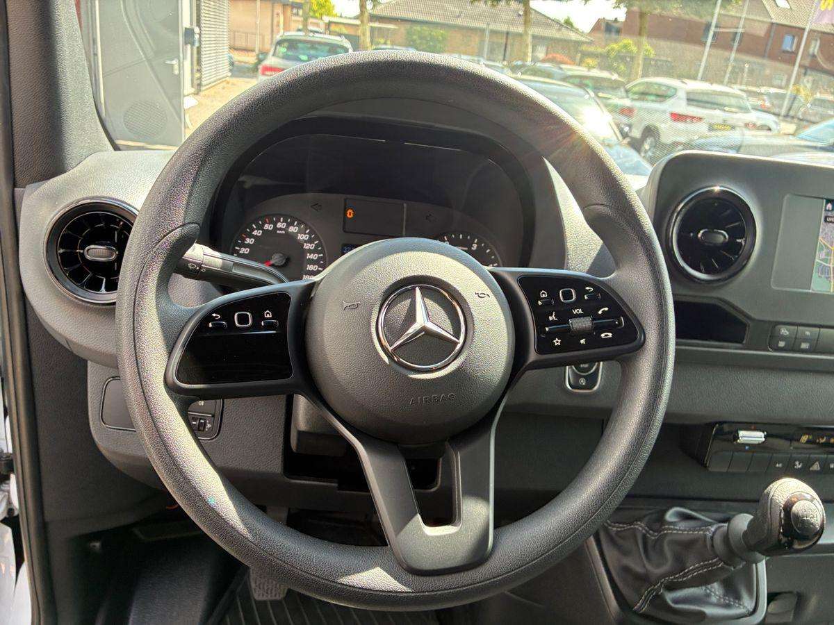 Fahrzeugbild eines Mercedes-Benz Sprinter