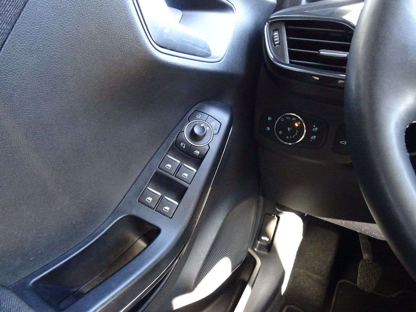 Fahrzeugbild eines Ford Puma