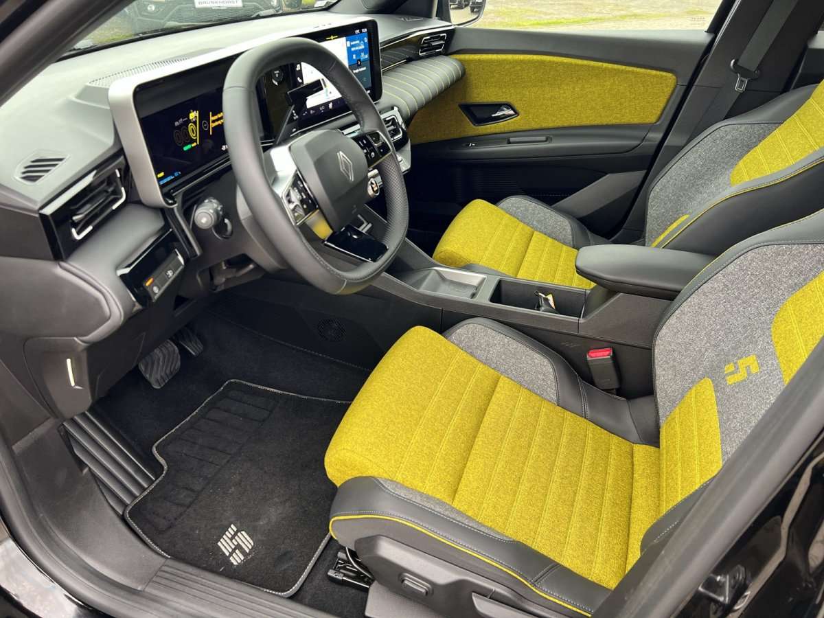 Fahrzeugbild eines Renault 5 E-TECH