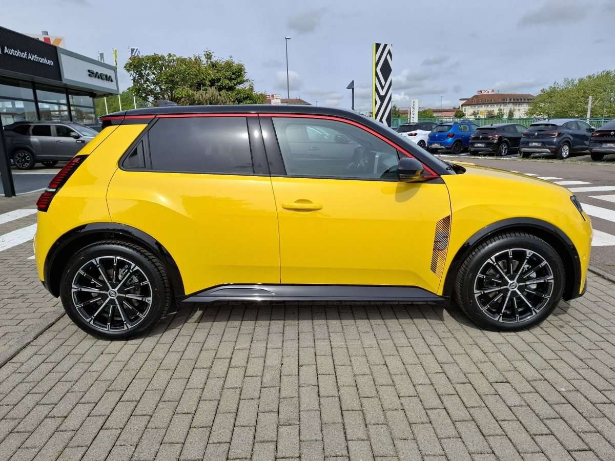 Fahrzeugbild eines Renault 5 E-TECH