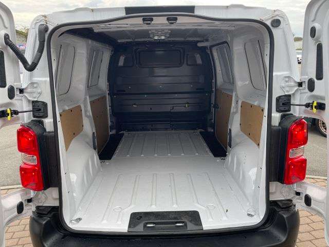 Fahrzeugbild eines Opel Vivaro