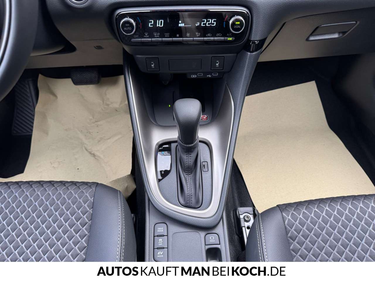 Fahrzeugbild eines Mazda Mazda2 Hybrid