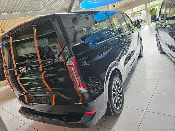 Fahrzeugbild eines Ford Tourneo Custom