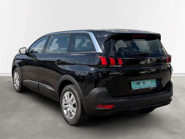 Fahrzeugbild eines Peugeot 5008