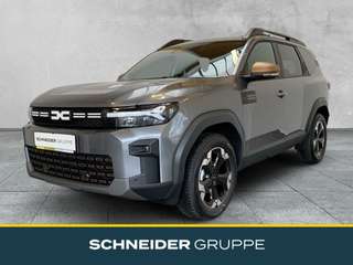 Schräge Frontansicht auf einen Dacia Bigster , freigestellt