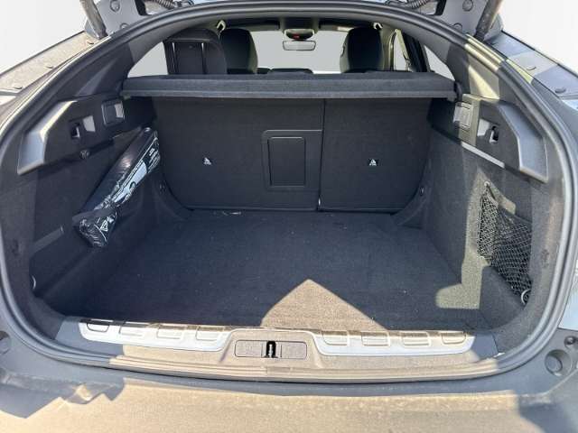 Fahrzeugbild eines Peugeot 408
