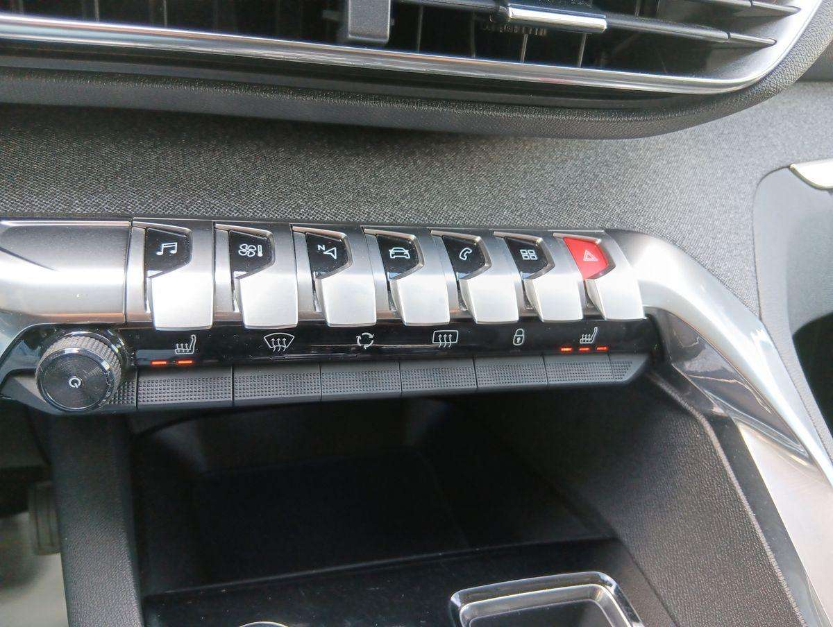 Fahrzeugbild eines Peugeot 5008