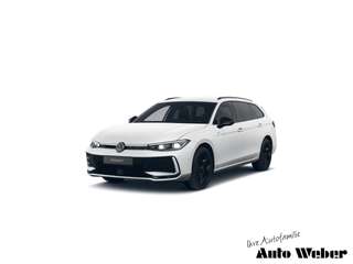 Schräge Frontansicht auf einen Volkswagen Passat , freigestellt