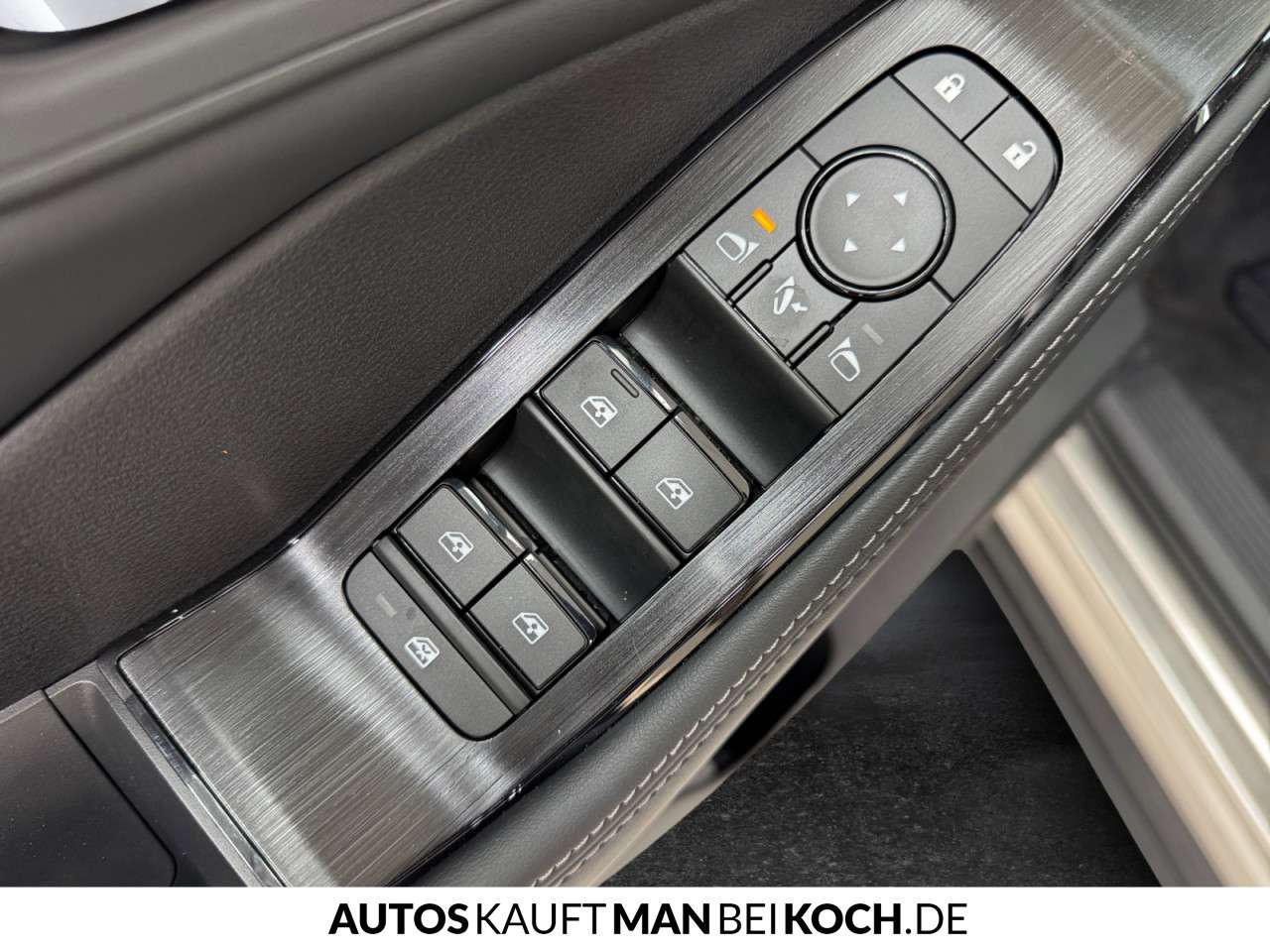 Fahrzeugbild eines Nissan X-TRAIL