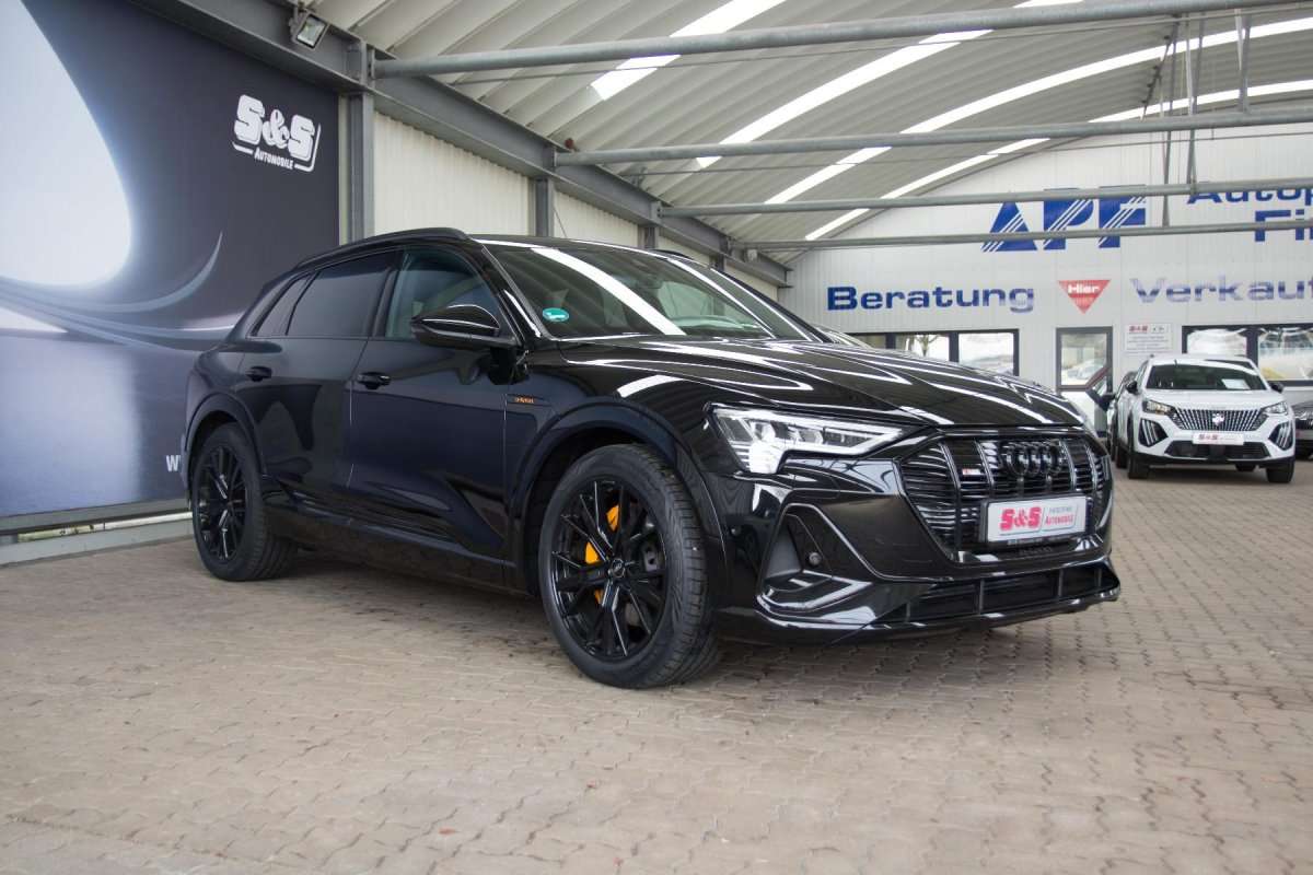 Fahrzeugbild eines Audi e-tron