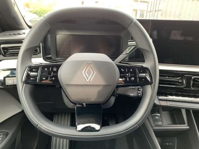 Fahrzeugbild eines Renault 4 E-TECH