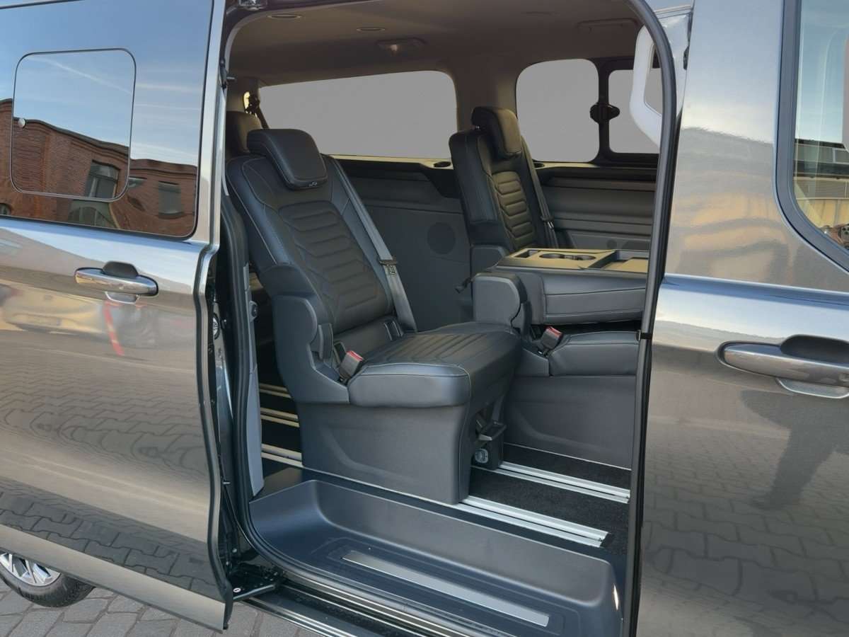 Fahrzeugbild eines Ford Tourneo Custom