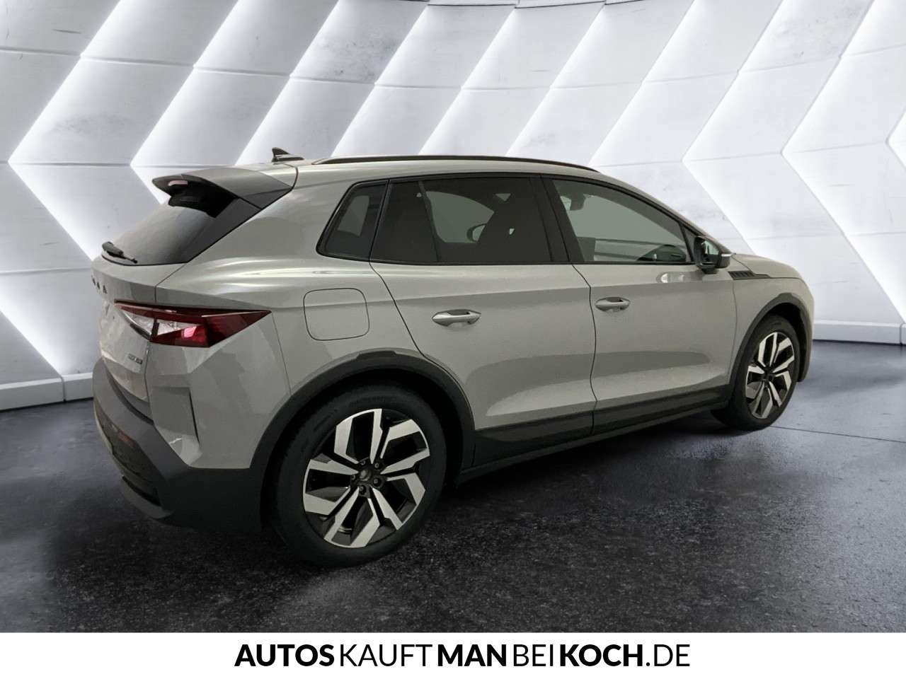 Fahrzeugbild eines Skoda ELROQ